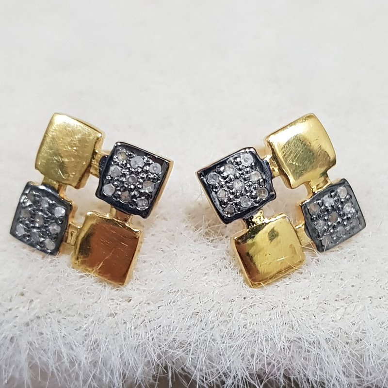 Square Shaped Handmade Designer Pave Diamond Beautiful Stud/Earrings