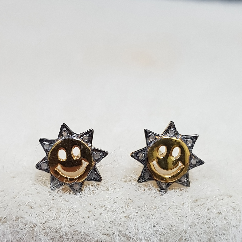 Good Looking Handmade Designer Sunburst Style Smiley Stud With Pave Diamond Layers