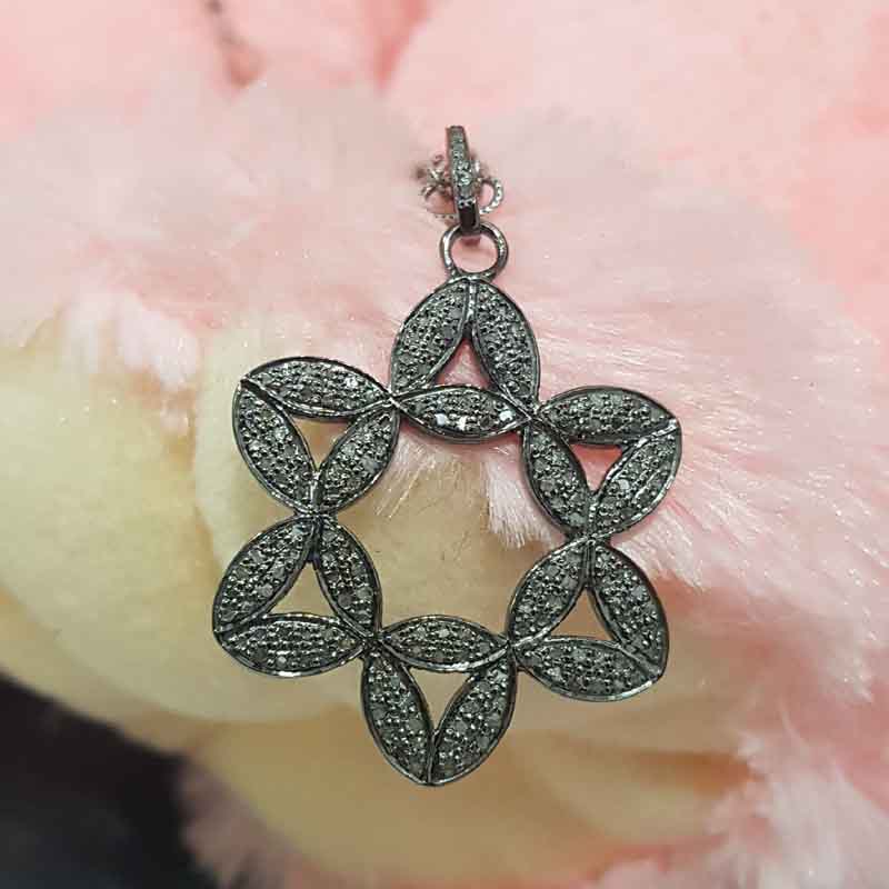 Beautifully Designed Pave Diamond Flower Pendent