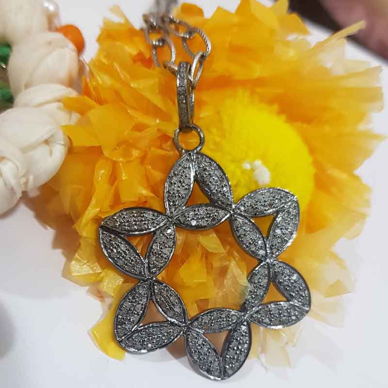 Beautifully Designed Pave Diamond Flower Pendent