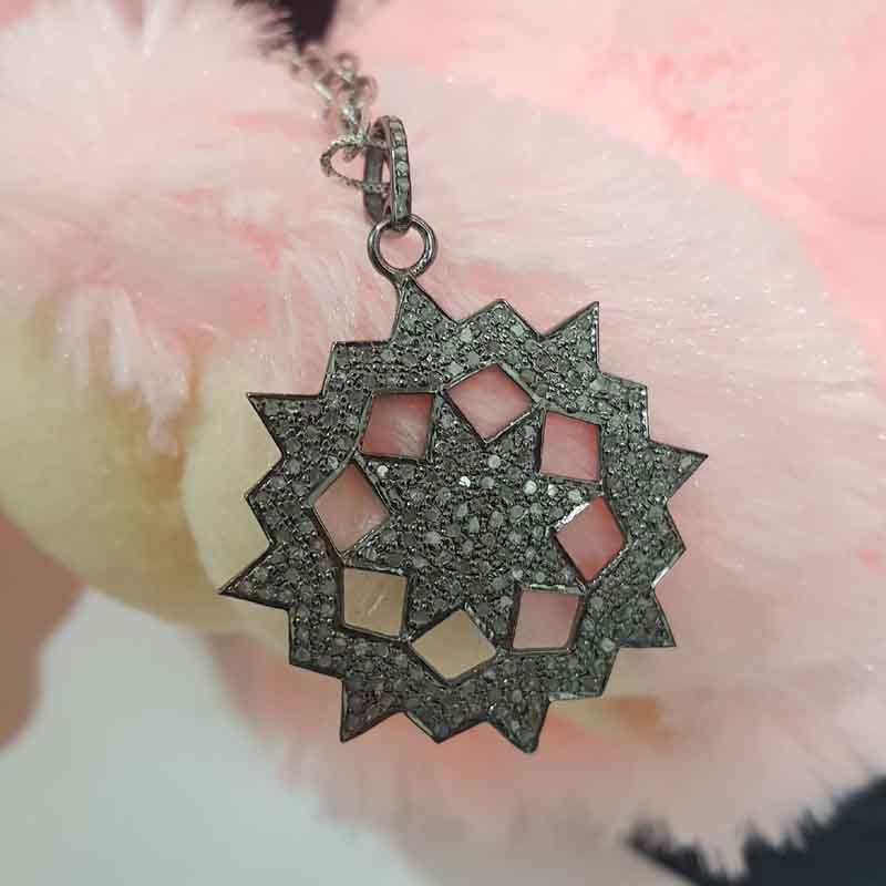 Beautifully Designed Round Star Pendent With pave Diamond pendent