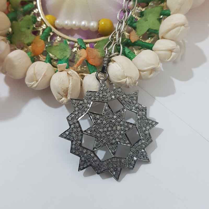 Beautifully Designed Round Star Pendent With pave Diamond pendent