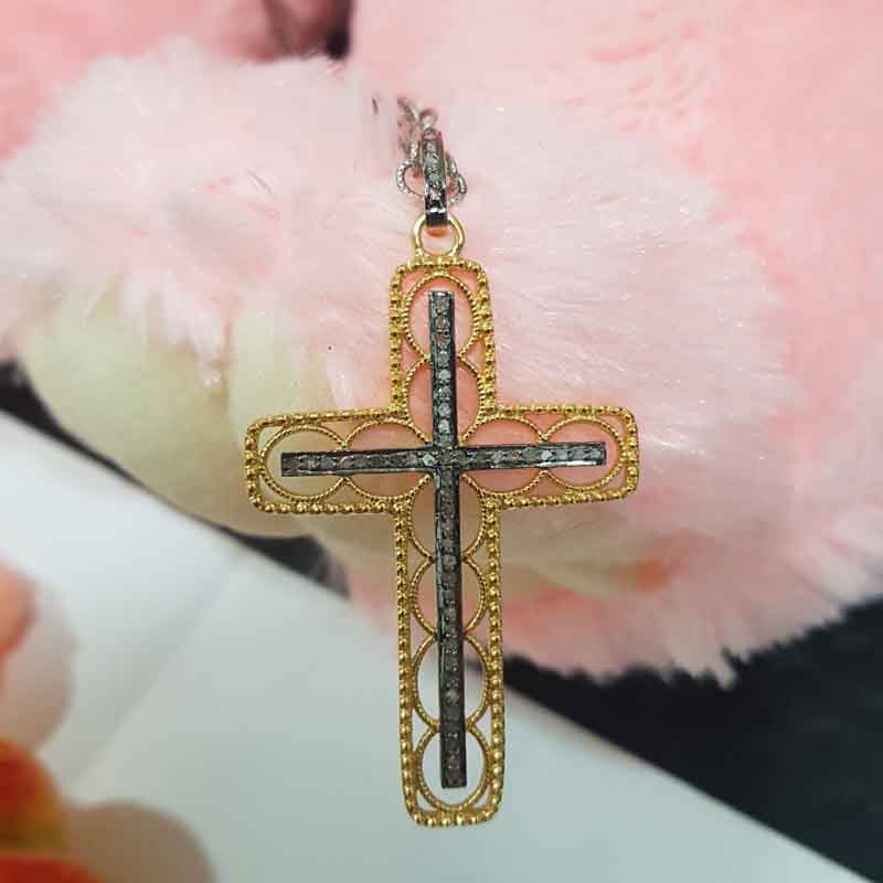 Attractive Pave Diamond Handmade Designer Cross Pendent