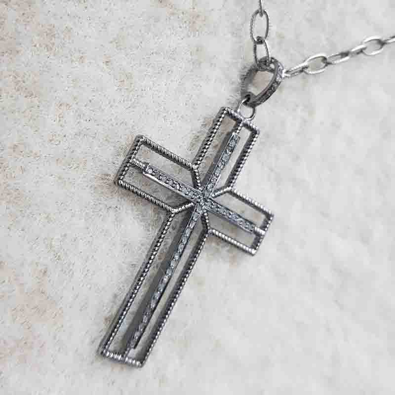 Pave Diamond Beautifully Designed Cross Style Pendent