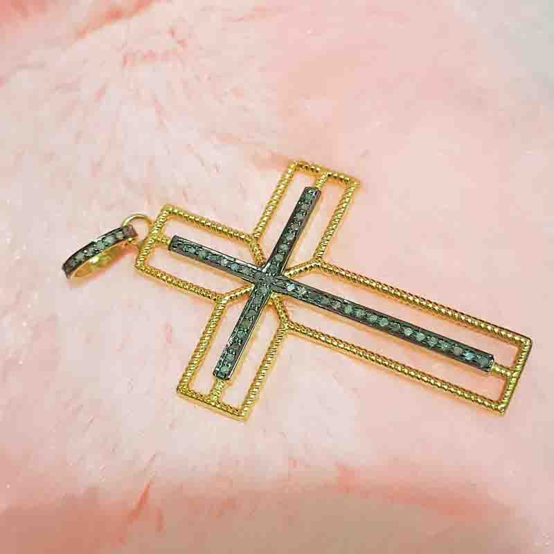 Pave Diamond Beautifully Designed Cross Style Pendent