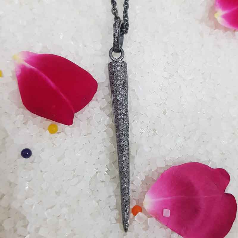 Black Beautiful Spike Pendent