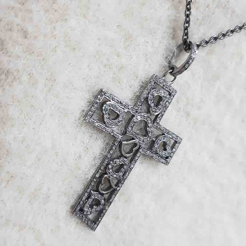 Graceful Looking Cross Pendant With Little Hearts Pave Diamond