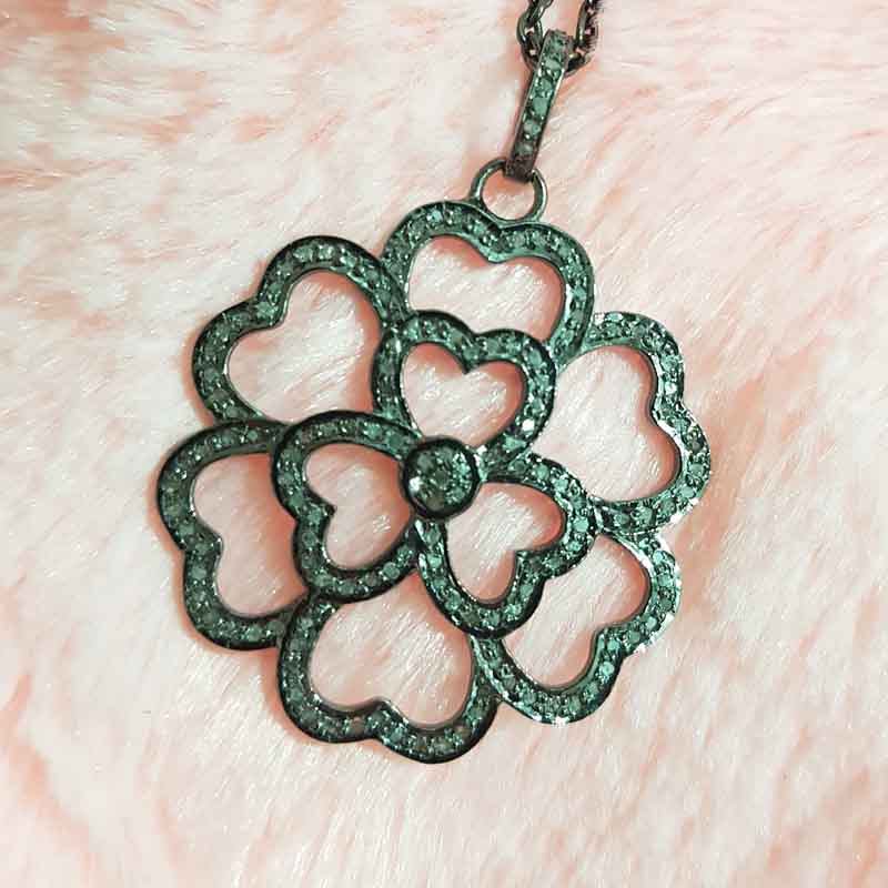 Good Looking Handmade Designer Heart Flower Pendent