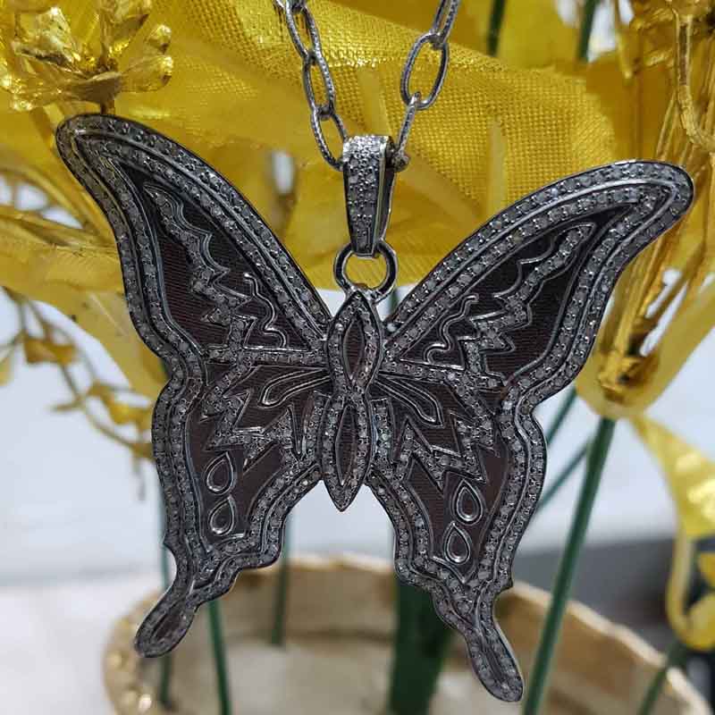 Graceful Looking Butterfly Pendent With Pave Diamond layers