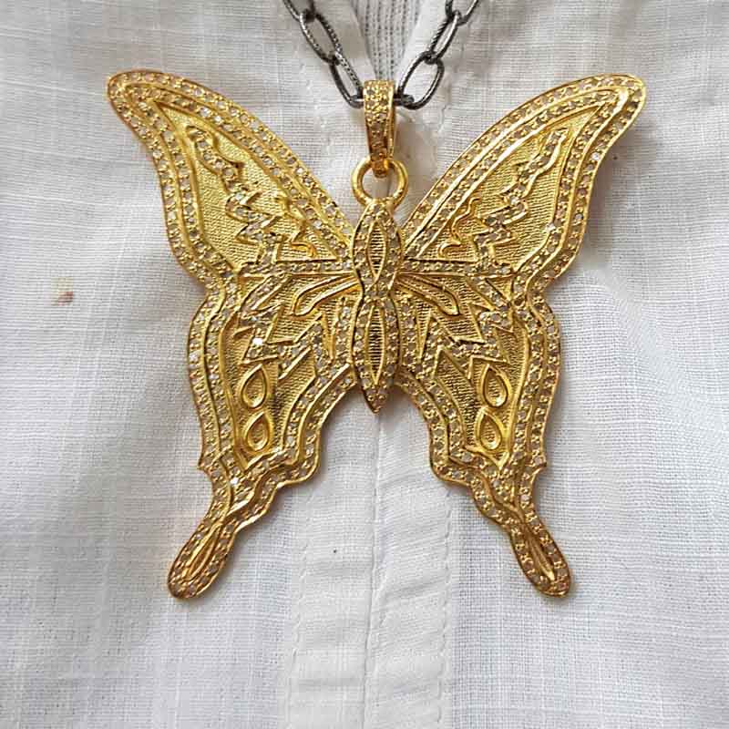 Graceful Looking Butterfly Pendent With Pave Diamond layers