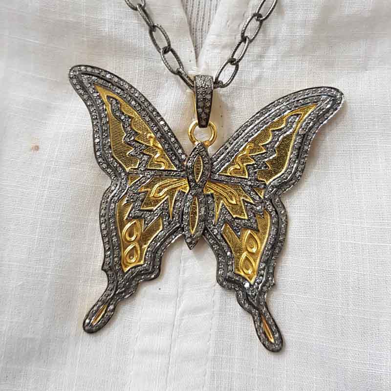 Graceful Looking Butterfly Pendent With Pave Diamond layers