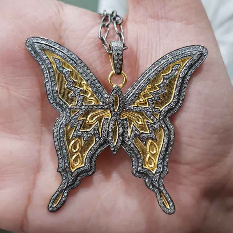 Graceful Looking Butterfly Pendent With Pave Diamond layers