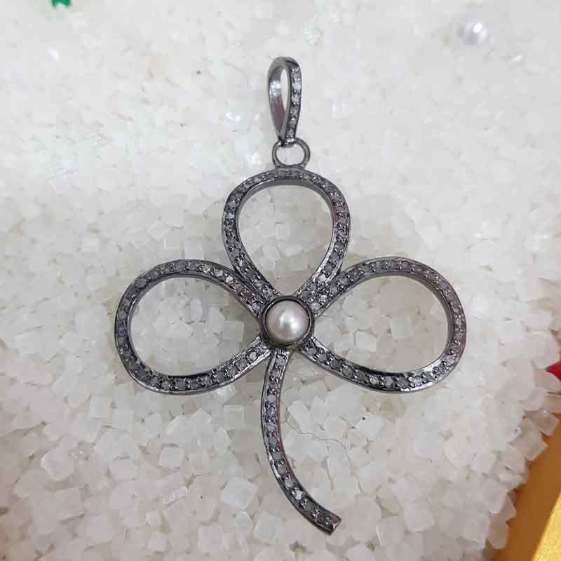 Gorgeous Pave Diamond Flower Design Stylish Pendent