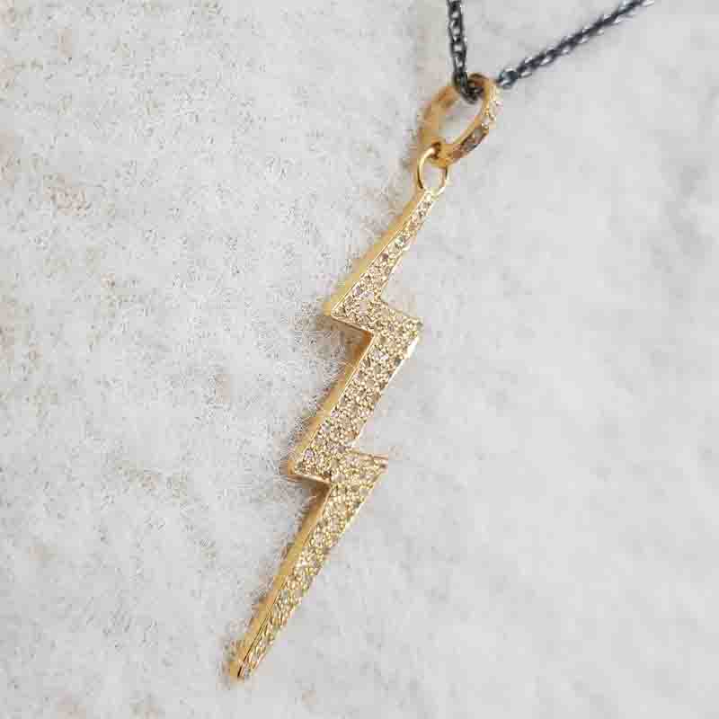 Zigzag Pendent With Pave Diamond Layers