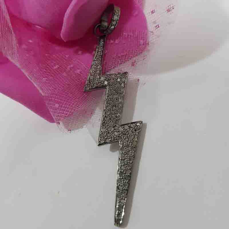 Zigzag Pendent With Pave Diamond Layers