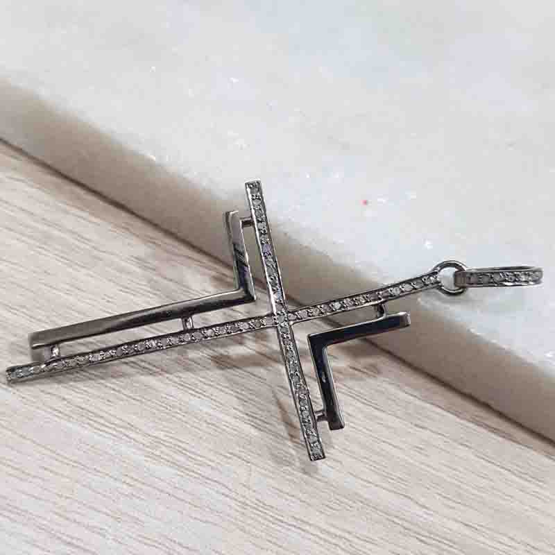 Good Looking Handmade Designer Cross Pendent