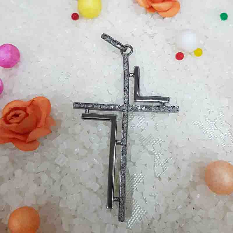 Good Looking Handmade Designer Cross Pendent