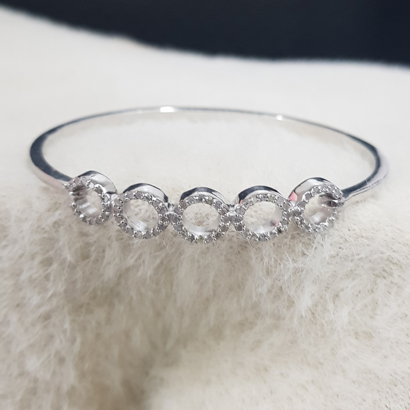 5 Circle Of Pave Diamond Designer Fancy Bracelet