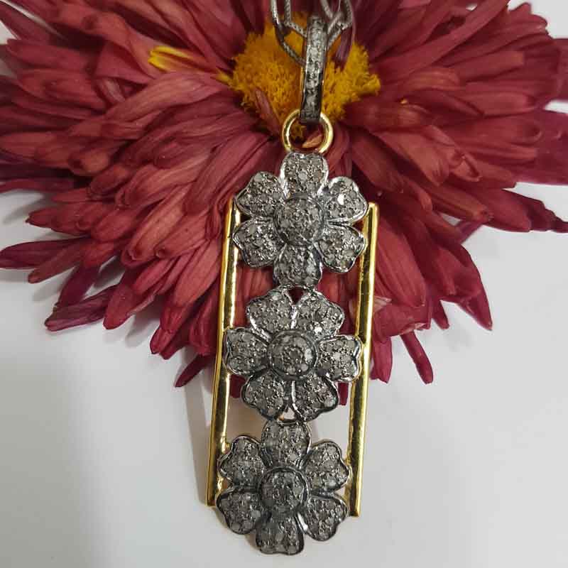 Good Looking Handmade Designer Pave Diamond Heart Flower Pendent