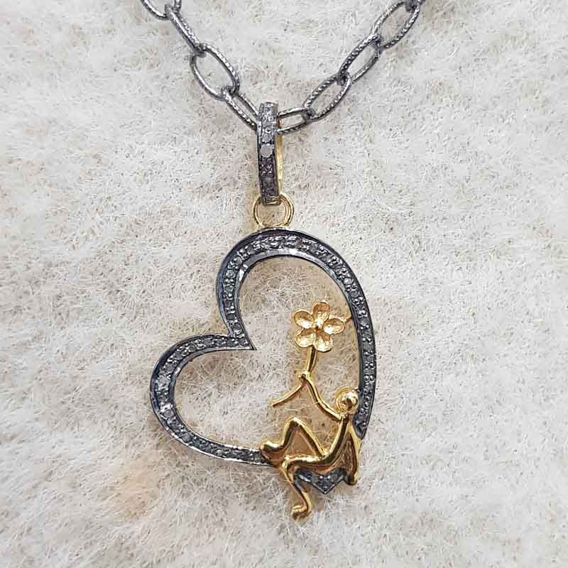 Good Looking Handmade Designer Heart Pendent