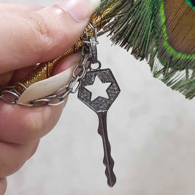 Little Open Star Pave Diamond Key Pendent