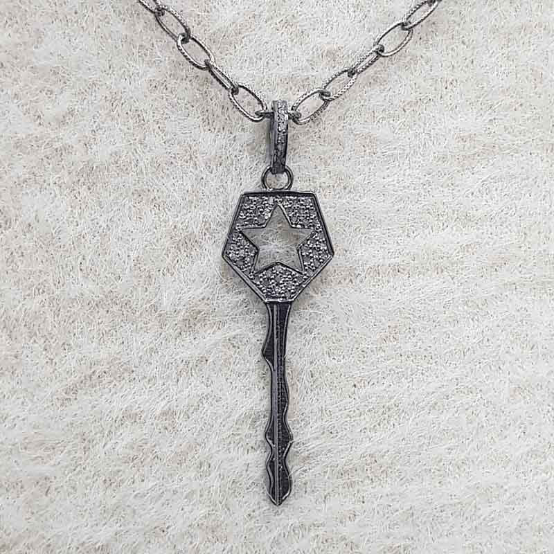 Little Open Star Pave Diamond Key Pendent