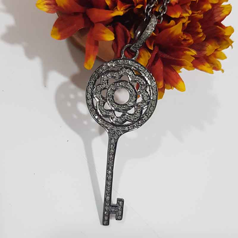 Round Designer Fancy Style key Pendent