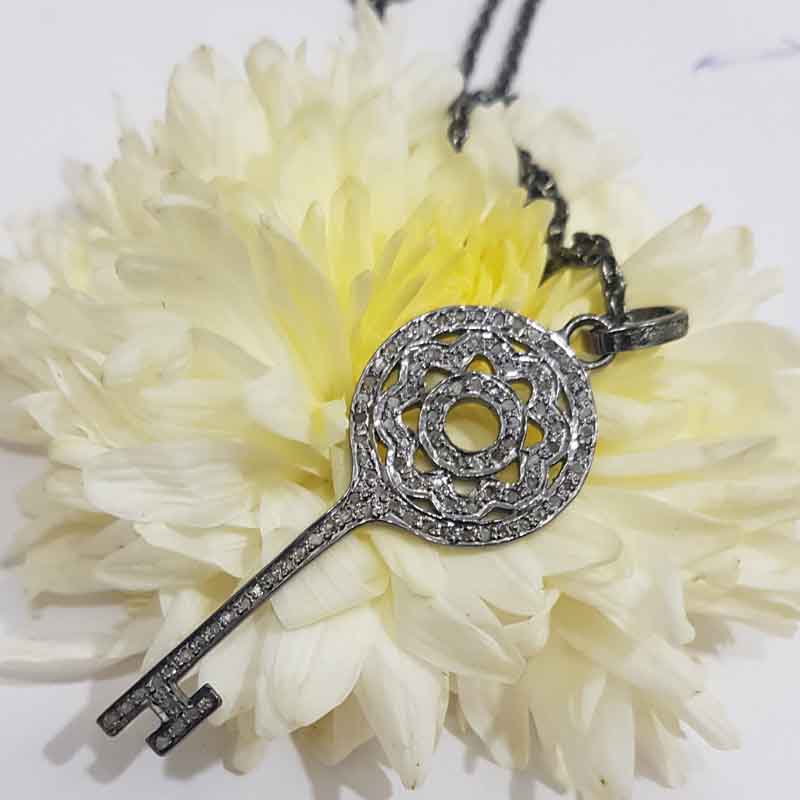 Round Designer Fancy Style key Pendent