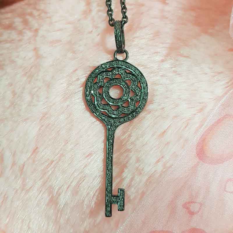 Round Designer Fancy Style key Pendent