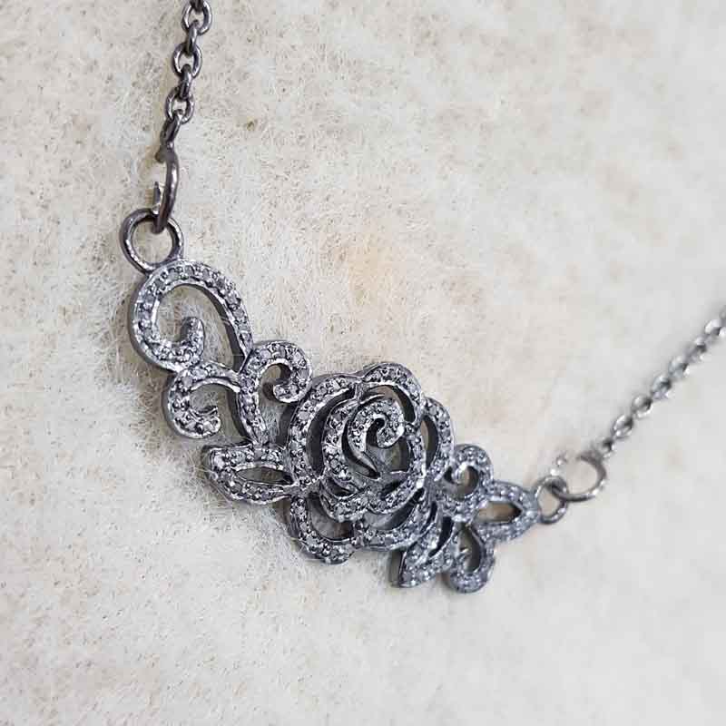 Sizzling Fancy Style 925 Sterling Silver Pendent