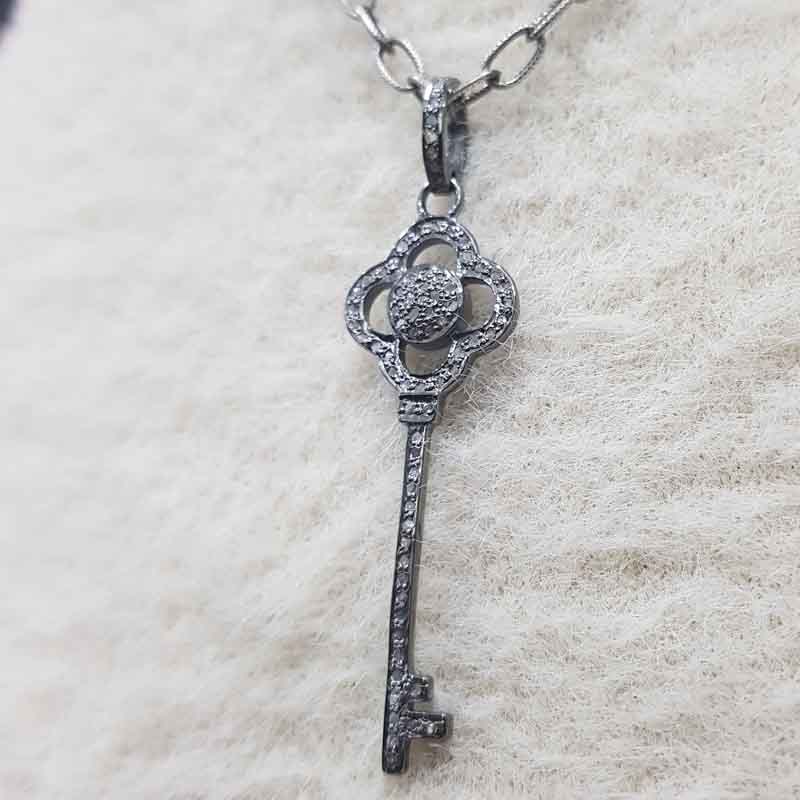 Gorgeous Looking Key Pendent