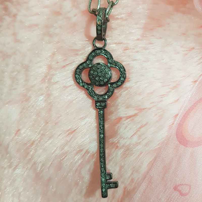 Gorgeous Looking Key Pendent