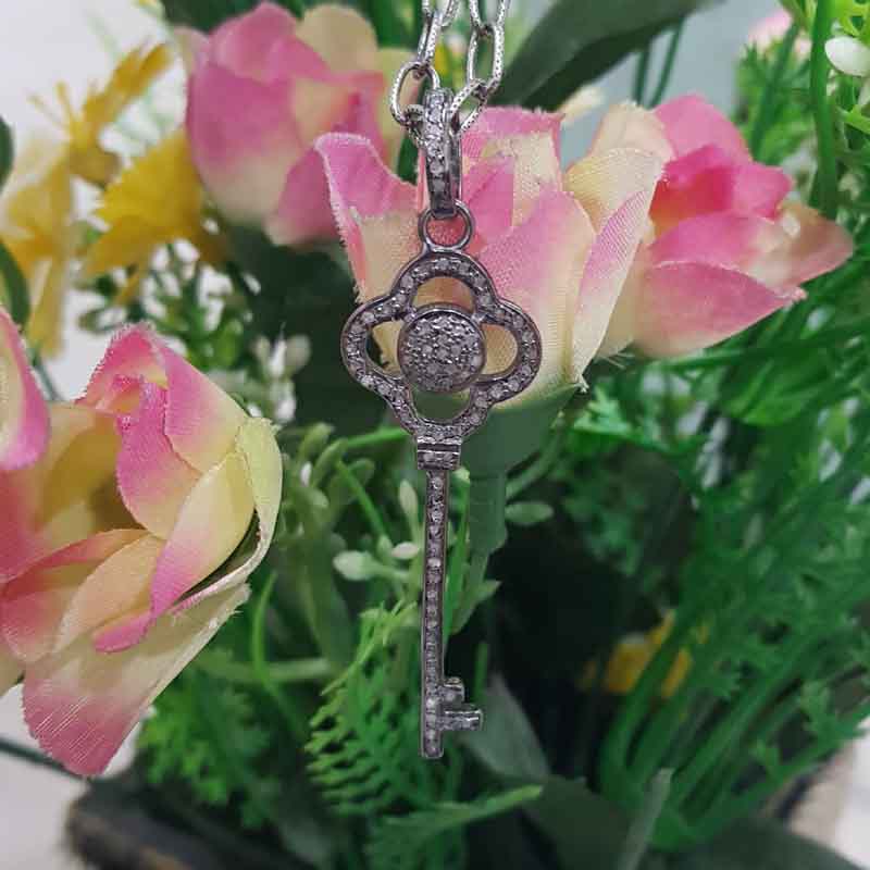 Gorgeous Looking Key Pendent