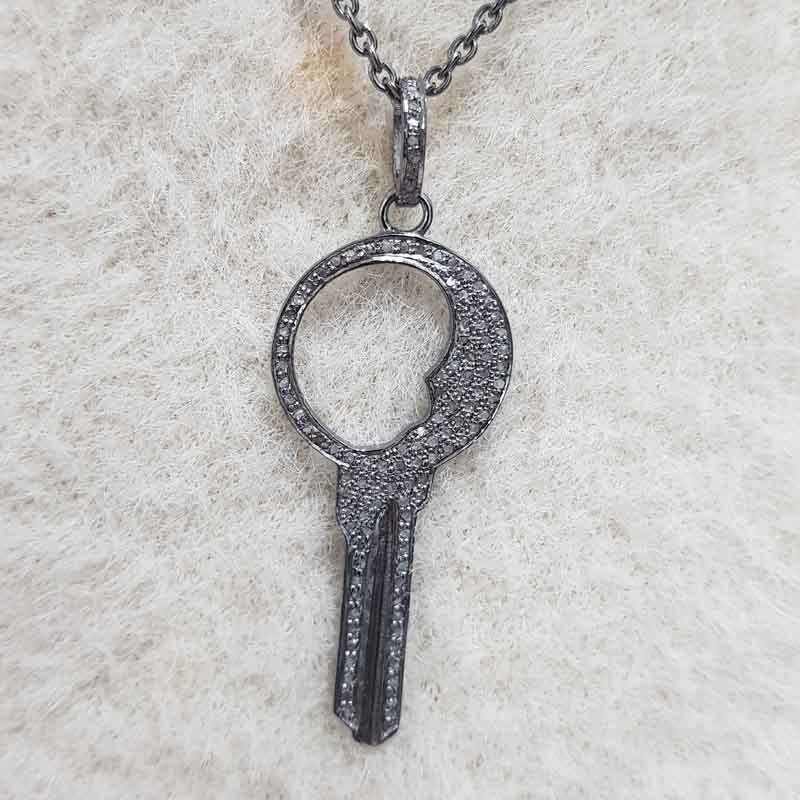 Stylish Key Design 925 Sterling Silver Pendent