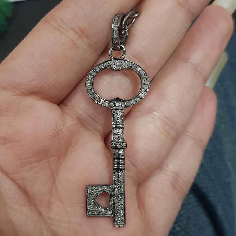 925 Sterling Silver Key Designed Pendent