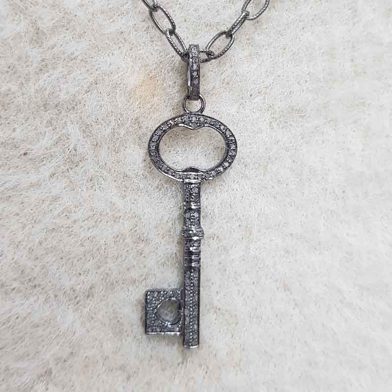 925 Sterling Silver Key Designed Pendent