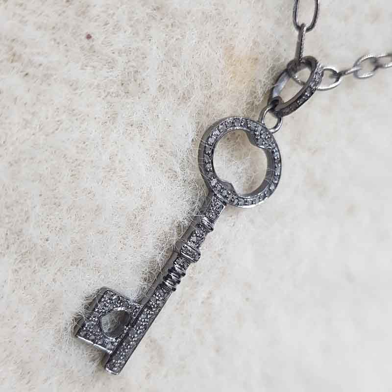 925 Sterling Silver Key Designed Pendent