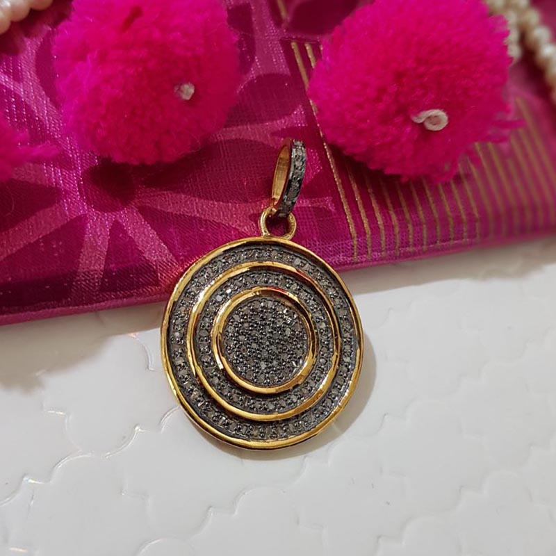 Round Designer Fancy Style Pendent With Pave Diamond