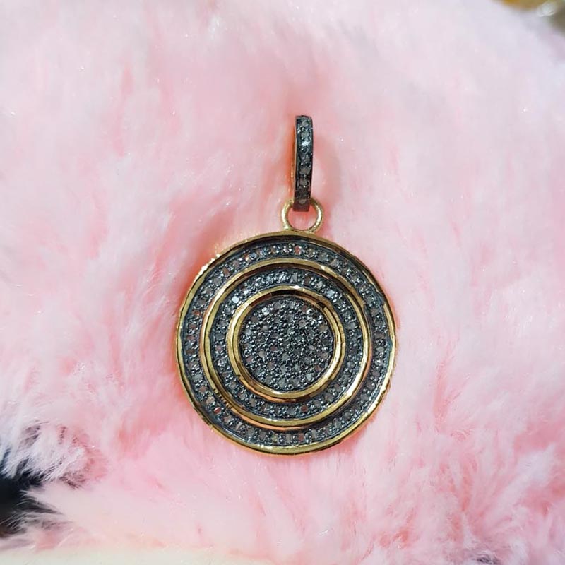 Round Designer Fancy Style Pendent With Pave Diamond