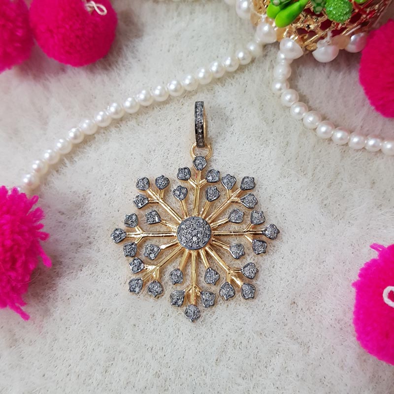 New Attractive Designer 925 Sterling Silver Handmade Beautiful Flower Pendent with Pave diamond