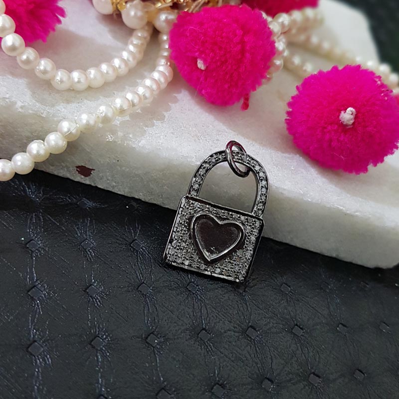 Beautiful Designed 925 Sterling Silver Handmade Lock Shape Pendant With Heart