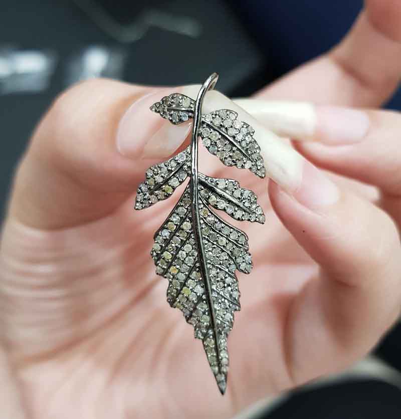 Natural Pave Diamond Gorgeous Leaf Pendent