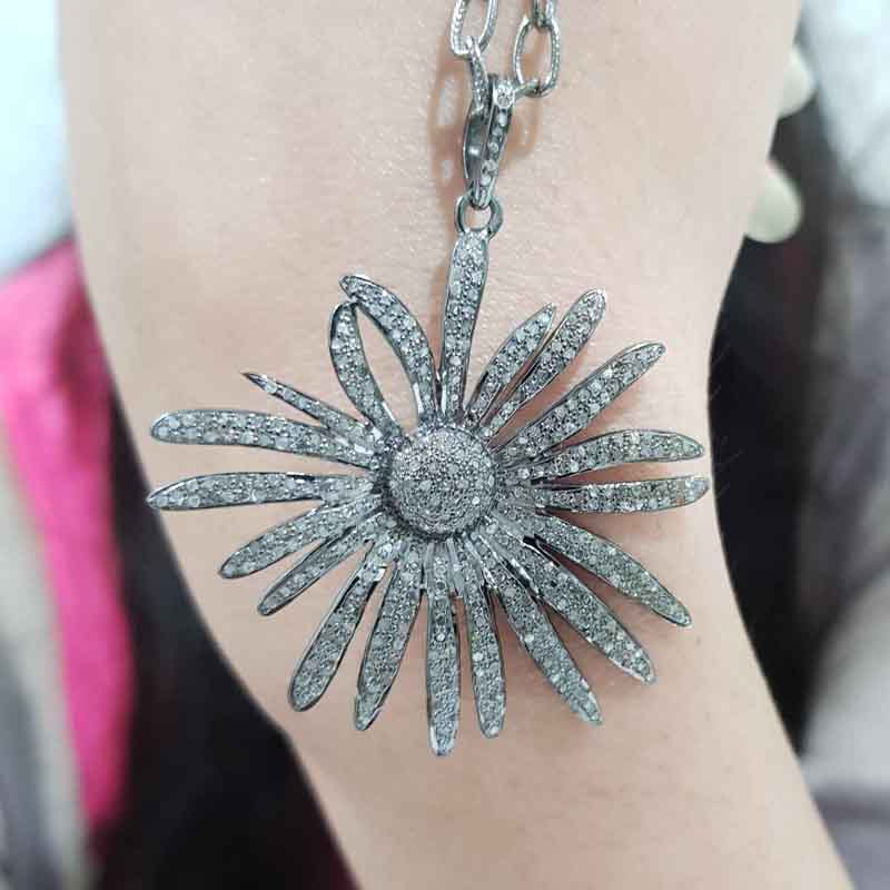 Beautifully Designed 925 Sterling Silver Flower Pendent