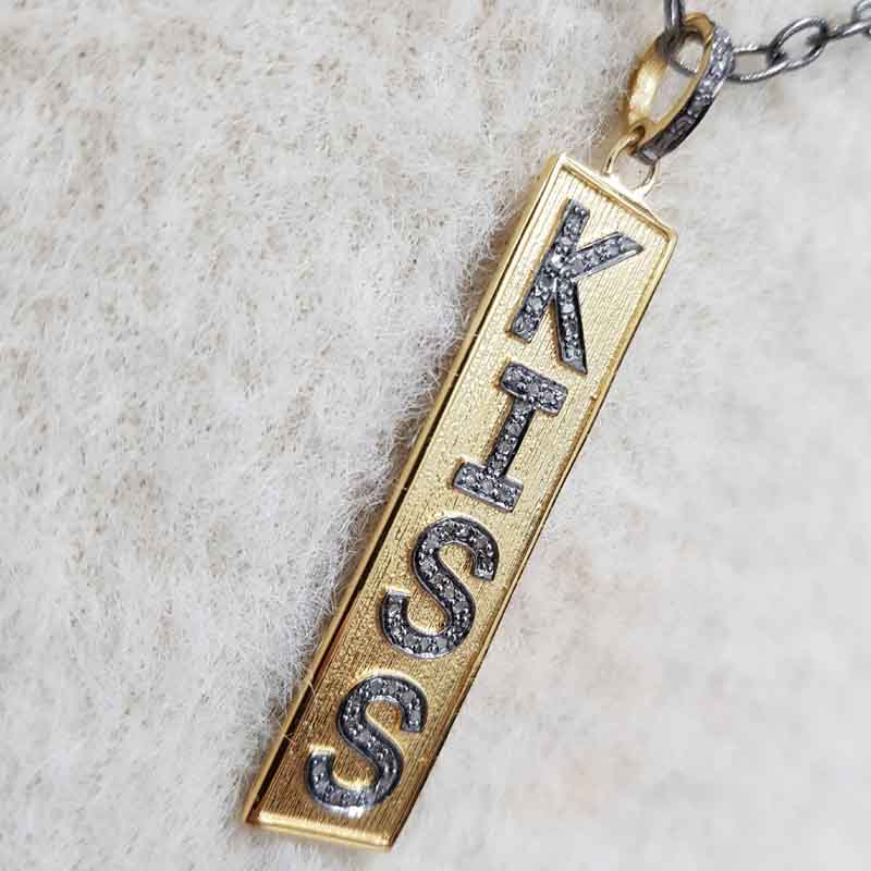 Antique Finish Designer Kiss Tag Pendent