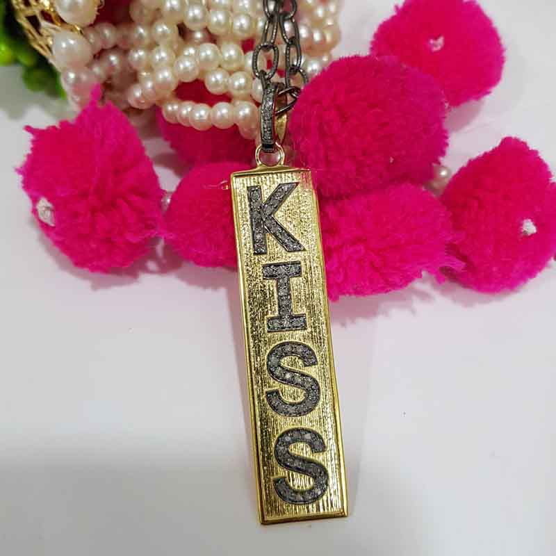 Antique Finish Designer Kiss Tag Pendent