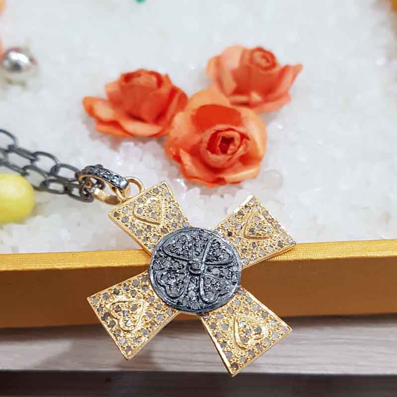 Lovely Cross Design Sterling Silver Yellow And Black Pendent