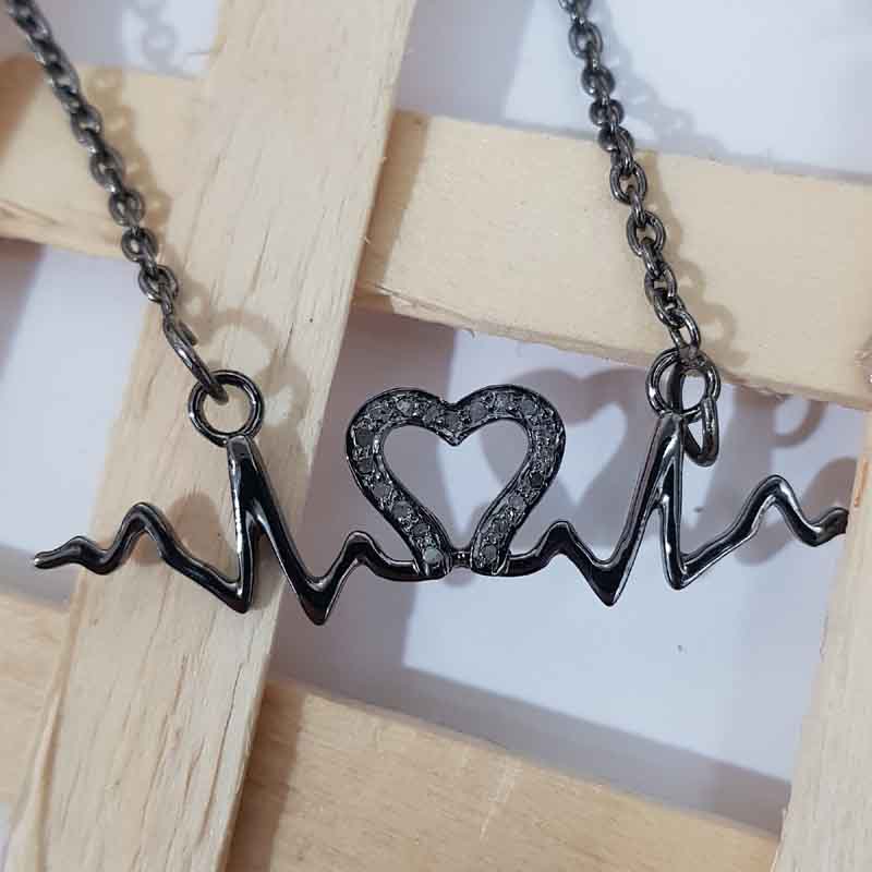 Elegant Designer Heart Pendent