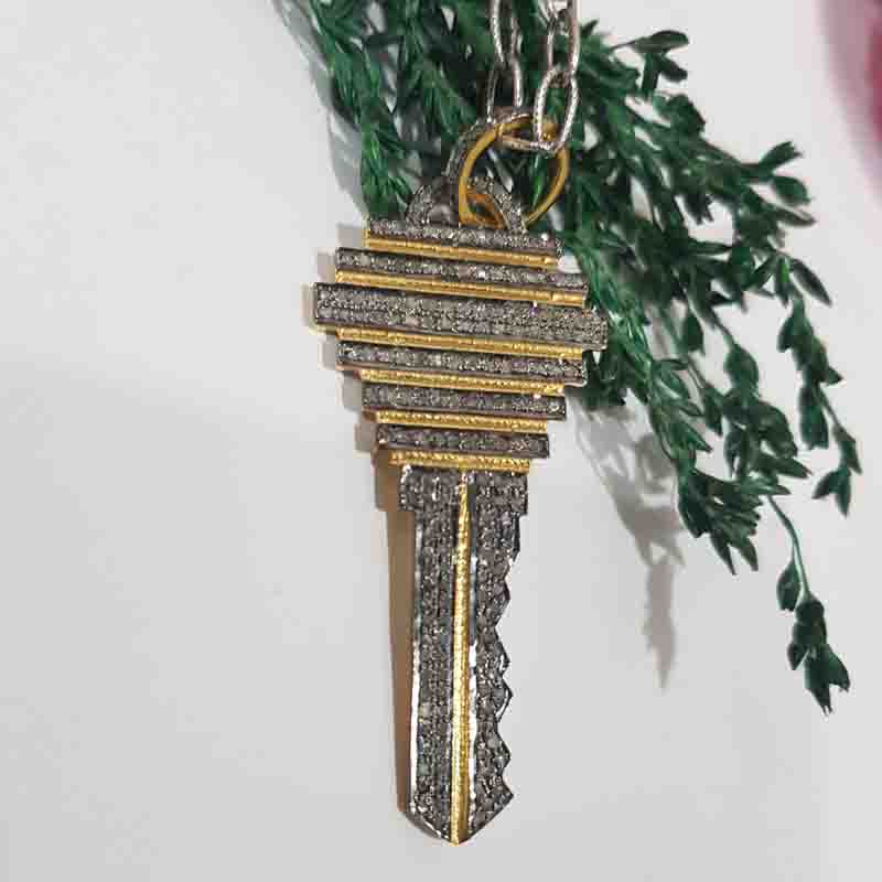 Glorious Designer Key Pendent With Luster Pave Diamond Layers