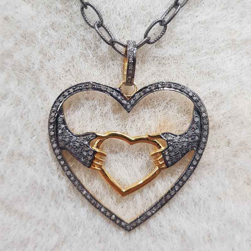 Lovely Designer Fall In Love Heart Pendent