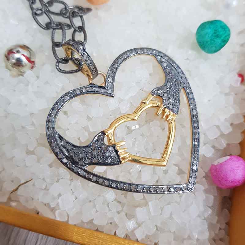 Lovely Designer Fall In Love Heart Pendent